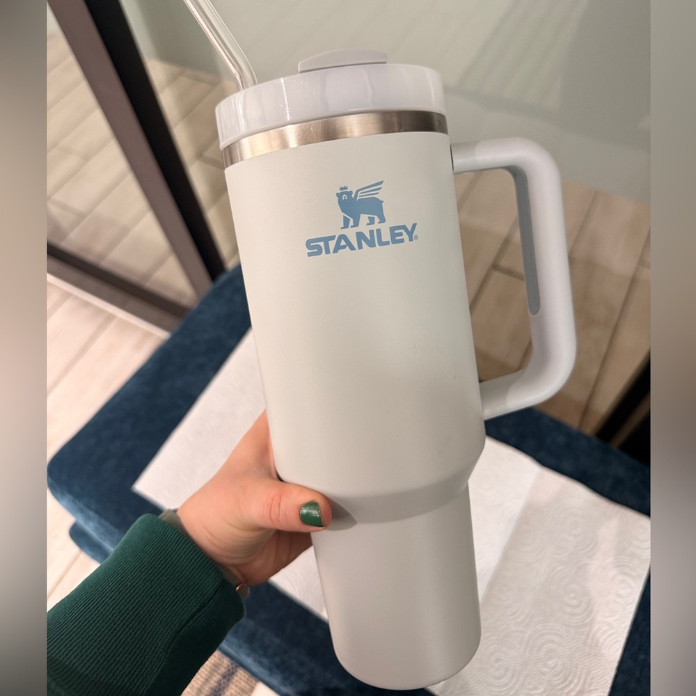 40 oz Stanley with anti leak accessories